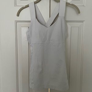 Old Lululemon style tank 🤍